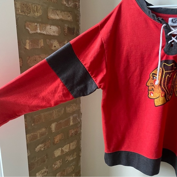 NHL Red and Black BLACKHAWKS Hockey Sweatshirt size XL 16/18 - Picture 6 of 9